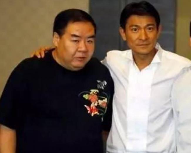 香港著名影帝被迫拍三级片 刘德华伸援手