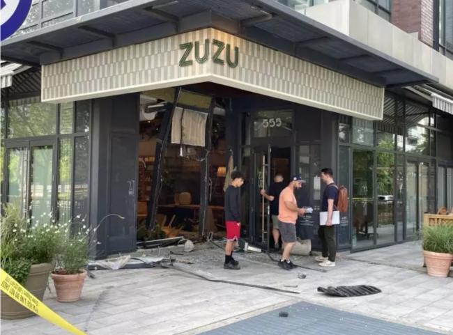 彪悍司机凌晨撞入市中心餐厅 涉嫌酒驾被捕