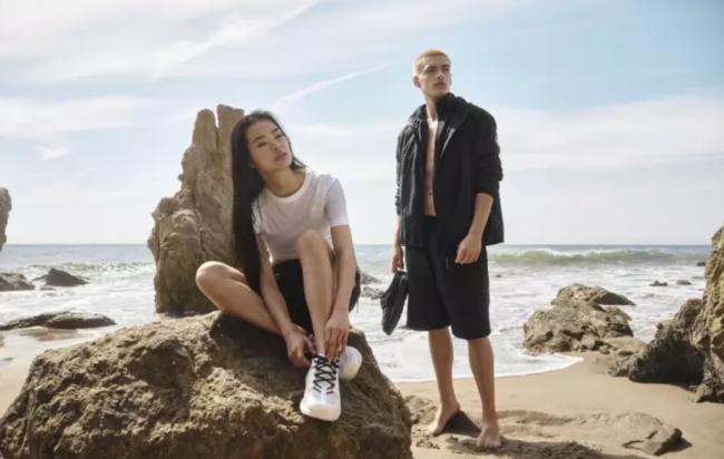 离谱:加拿大鹅做夏装,照样有人埋单 离谱:加拿大鹅做夏装,照样有人埋单