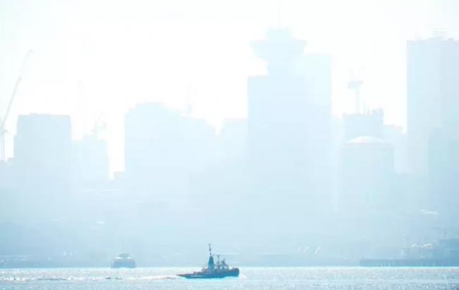 山火烟雾飘至大温 周中有雨气温稍降