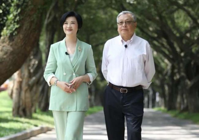 美国名校数学博士、顶流数学家张益唐回国