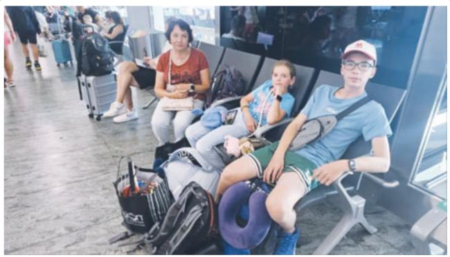两未成年子女惨滞留布拉格1周 母亲束手无策