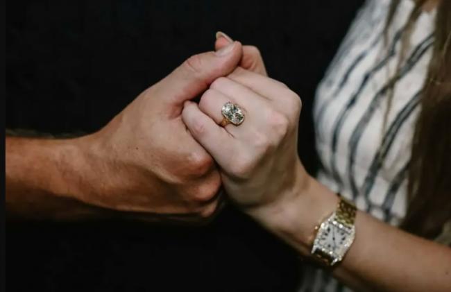 刚刚! 顶流巨星Taylor Swift官宣订婚 川普祝福