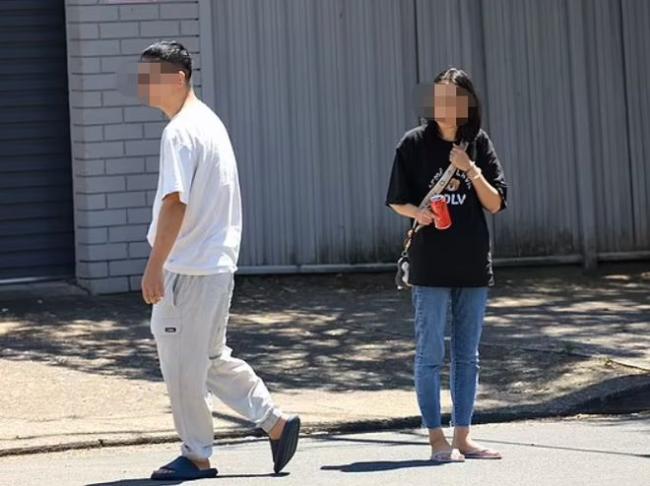 19岁中国女留学生连生三娃! 无身份无产检, 靠谷歌自己接生! “很害怕,想入籍”