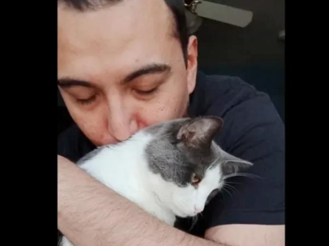 加拿大男子在美国买猫粮遇到下班ICE 被递解离境 加拿大男子在美国买猫粮遇到下班ICE 被递解离境