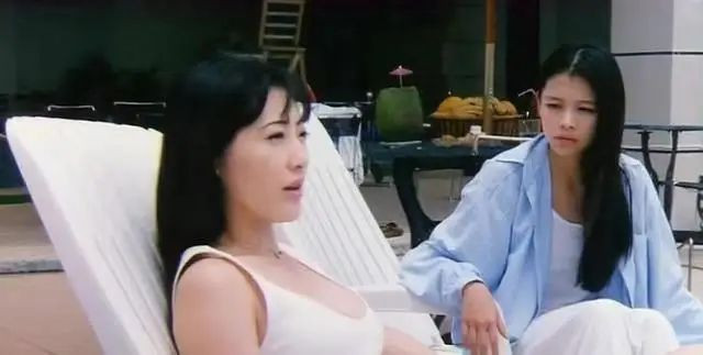 一辈子演了两部三级片 至今仍是亚洲第一美胸