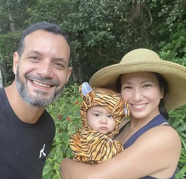 香港知名女星举家移居非洲 混血儿子颜值高