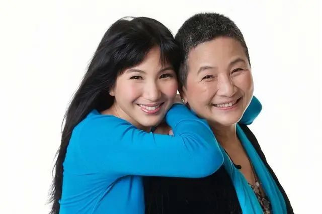 香港知名女星举家移居非洲 混血儿子颜值高