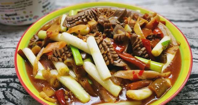 独家分享！中年人吃这3道补腰菜 让身体重返20岁