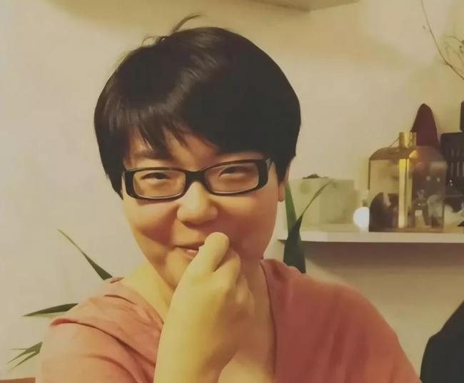 她让朱丹倾家荡产 朱丹让她社死全网