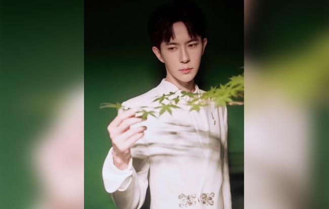 于朦胧经纪公司人事异动 股价暴跌