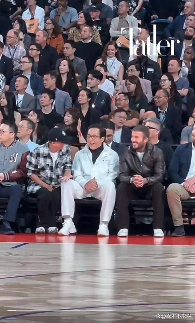 成龙被指不尊重马云 合影不带他还忽略他搭讪