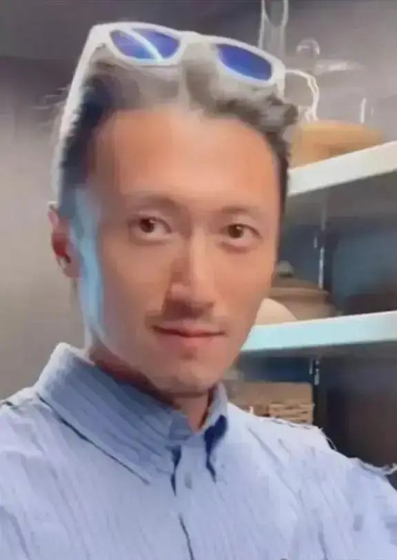 谢霆锋近照曝光！44岁满头白发 55岁王菲更年轻