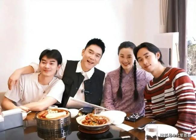 林依轮：一婚娶美女歌手 二婚娶健美冠军