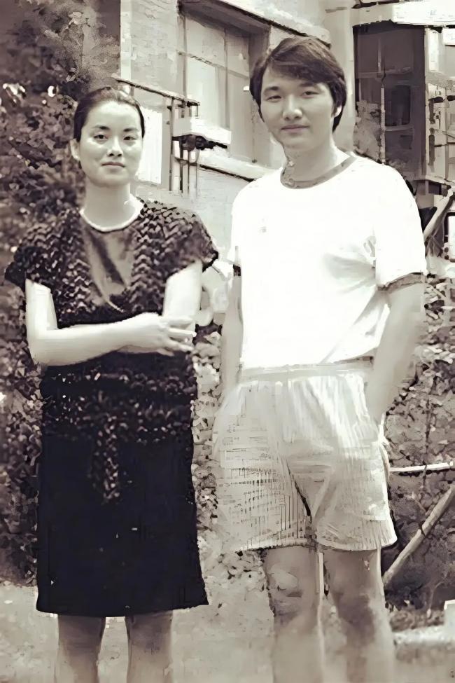 毛阿敏：人生低谷我被前男友毒打 那年刻骨铭心