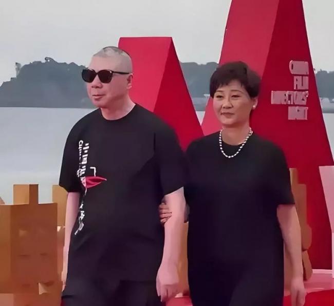 冯小刚离婚后两个月 生活状态如预期般平静揭晓