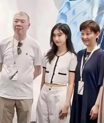 冯小刚离婚后两个月 生活状态如预期般平静揭晓