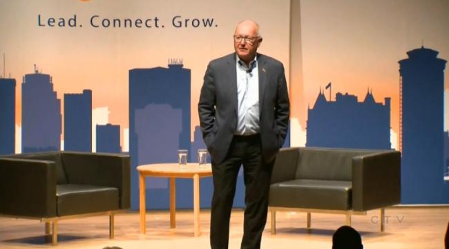 场面失控! 美驻加大使当众爆粗、辱骂安省代表 场面失控! 美驻加大使当众爆粗、辱骂安省代表