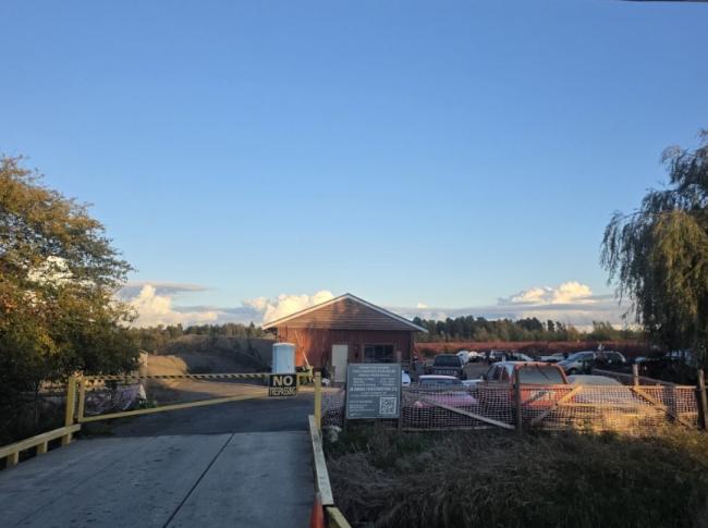 列治文产权案: 数百居民挤爆说明会 狠批市长 列治文产权案: 数百居民挤爆说明会 狠批市长