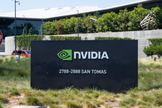 刚刚! 英伟达成首家市值突破5万亿美元的公司