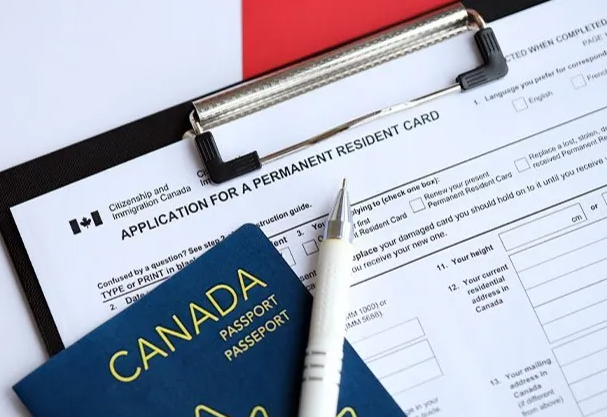 加拿大永居申请暴跌73% 连华人和印度人都看不上了
