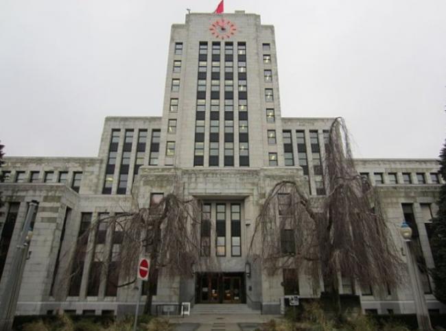 温哥华市议会否决投票年龄降至16岁动议 温哥华市议会否决投票年龄降至16岁动议