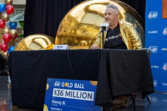 加拿大男子独中00万大奖 女儿: 我要一匹小马 加拿大男子独中00万大奖 女儿: 我要一匹小马