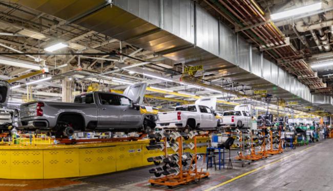 加拿大专家: 别被美国拖下水 赶紧吸引中国车厂