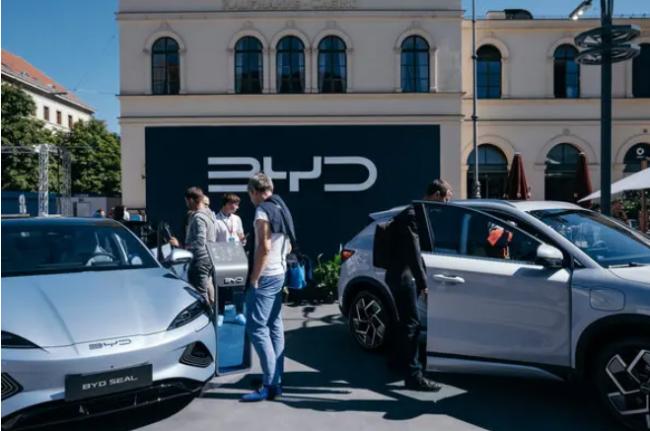 加拿大专家: 别被美国拖下水 赶紧吸引中国车厂