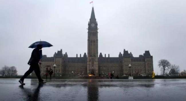 糟糕:加拿大花钱速度太快 惠誉可能调降信用评级 糟糕:加拿大花钱速度太快 惠誉可能调降信用评级