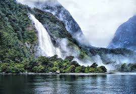 在新西兰米尔福德峡湾的水光山色里 邂逅诗意