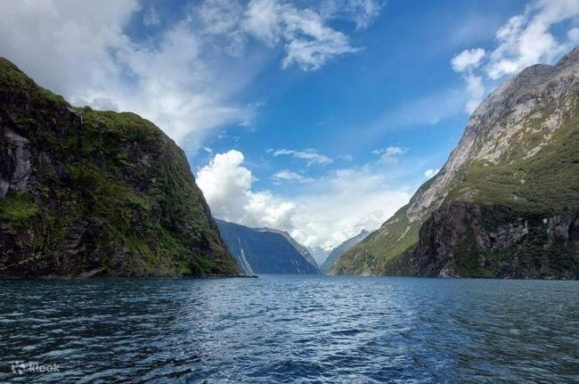 在新西兰米尔福德峡湾的水光山色里 邂逅诗意