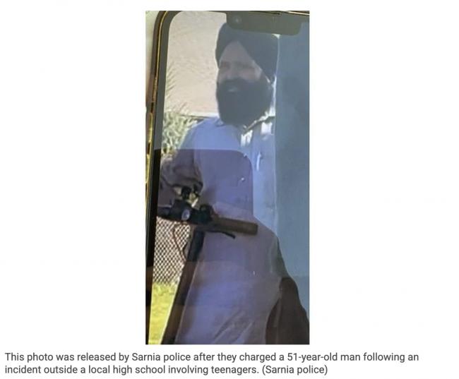 印度男子来加探亲，竟闯入高中骚挠陌生女生