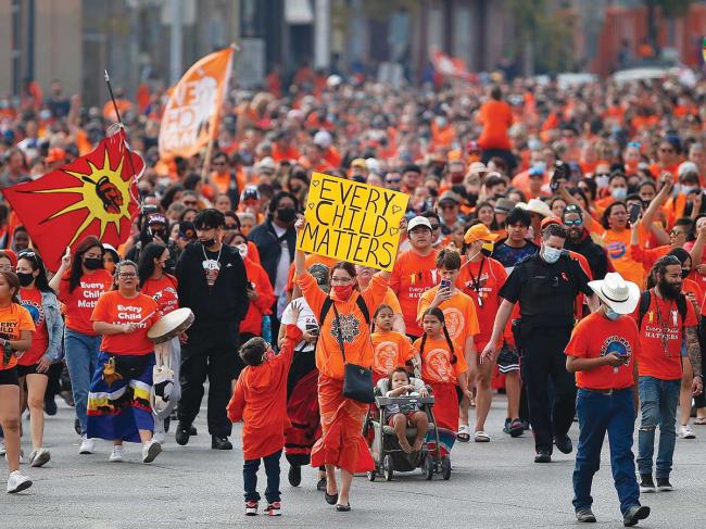 炸锅! 国家邮报: 加拿大不是从原住民"偷来"的