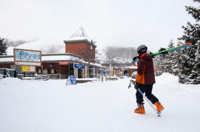付费插队上缆车?蓝山和翠湖雪场推出特权通行证 付费插队上缆车?蓝山和翠湖雪场推出特权通行证