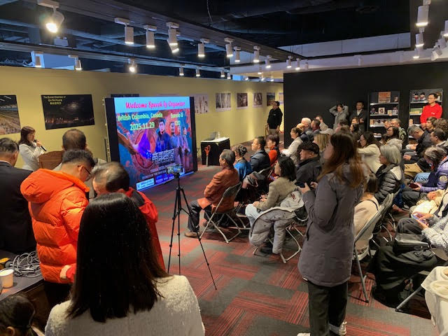 ���۹����롤��ʼ���꡷����ٸVR��������չ��Ļ