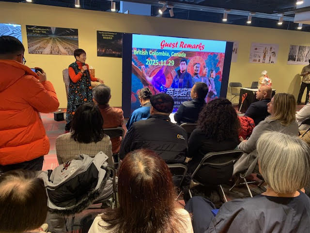 ���۹����롤��ʼ���꡷����ٸVR��������չ��Ļ