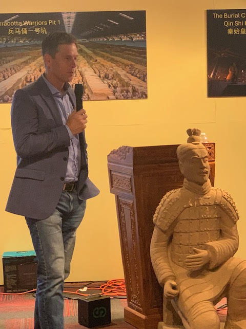 ���۹����롤��ʼ���꡷����ٸVR��������չ��Ļ