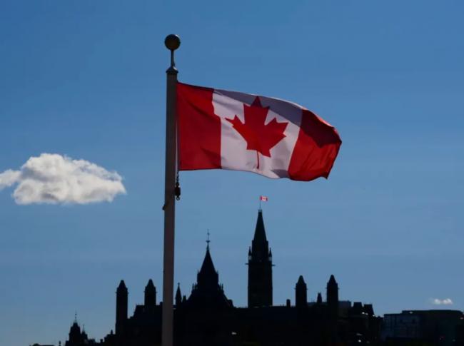 裁员! 加拿大狂撒亿激励 6.8万公务员收通知