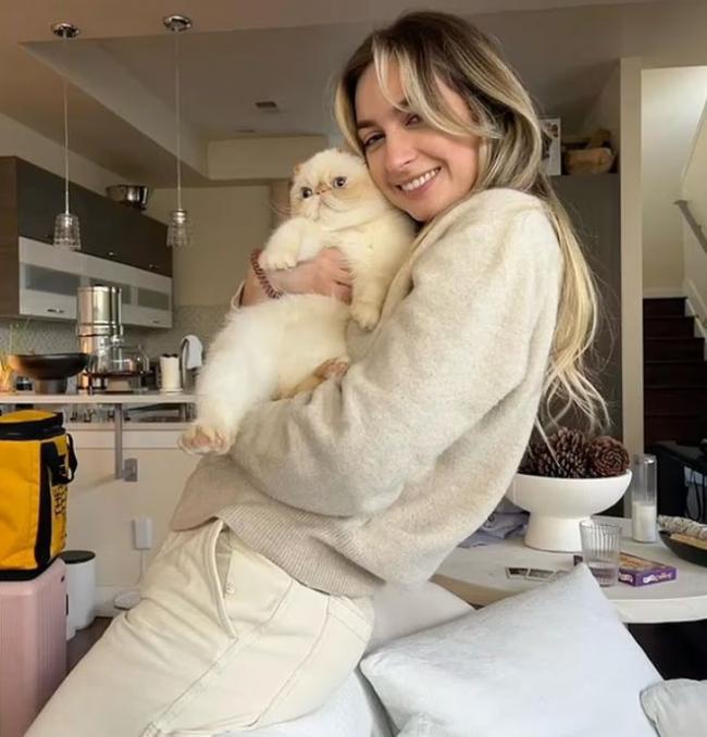 "返老还童"科技大亨官宣恋情! 小18岁女友曝光