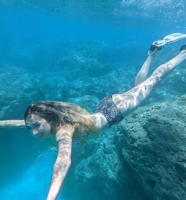 "返老还童"科技大亨官宣恋情! 小18岁女友曝光