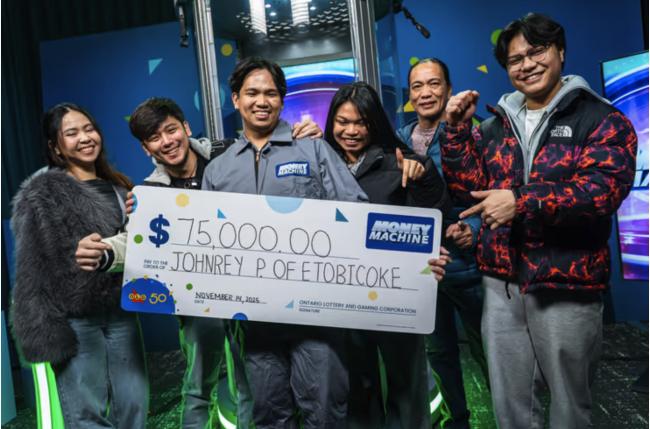 钞票狂喷!23岁亚裔小哥30秒暴捞6位数奖金 钞票狂喷!23岁亚裔小哥30秒暴捞6位数奖金