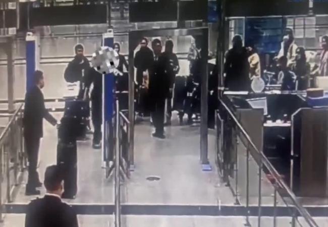 护身还是害命?中国海关查出入境旅客随身挂件核辐射超标1686倍! 旅客:朋友送的