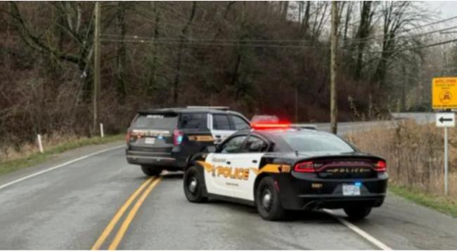 疑似翻车冲入满水沟渠 阿波斯福一司机死亡 疑似翻车冲入满水沟渠 阿波斯福一司机死亡