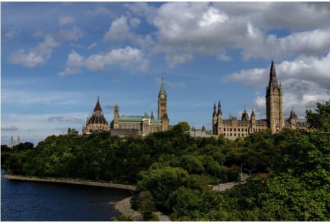 加国公务员大裁员中此举被猛批：近乎盗窃