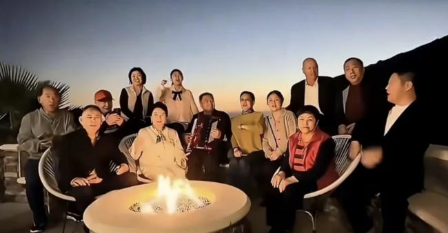 反转! 美国豪宅高唱《我和我的祖国》?姜昆方否认!  视频来源与时间均被篡改