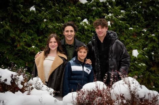 特鲁多圣诞节过生日不见新女友 陪伴他的人是...