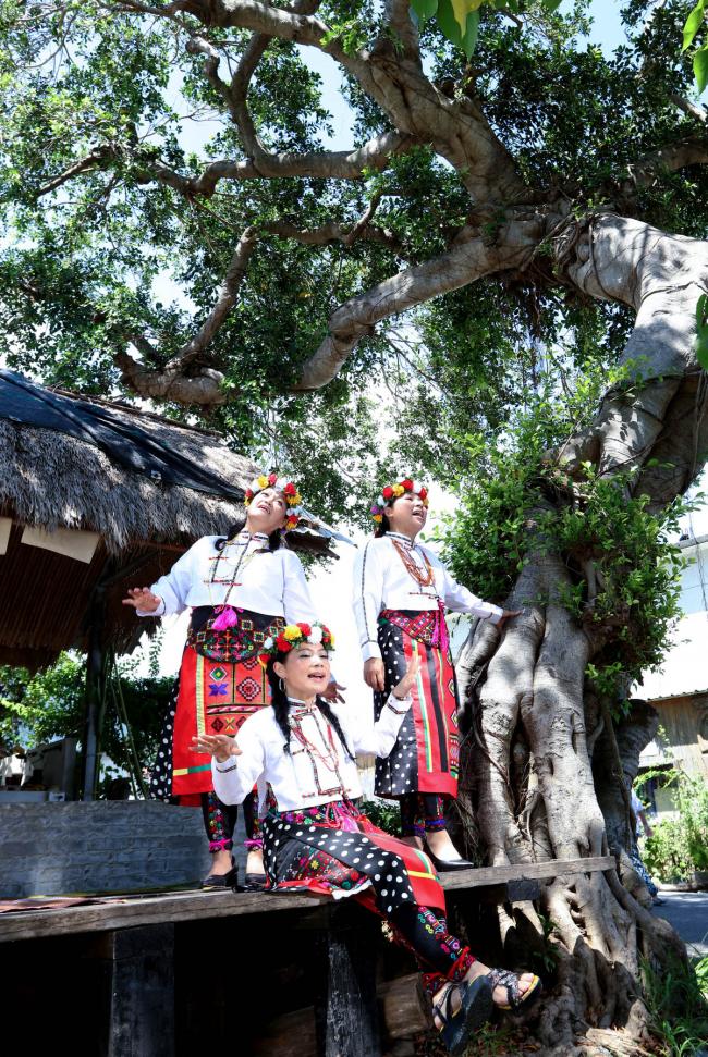 Nanwang Sisters_When the Mountains Sing2.jpg