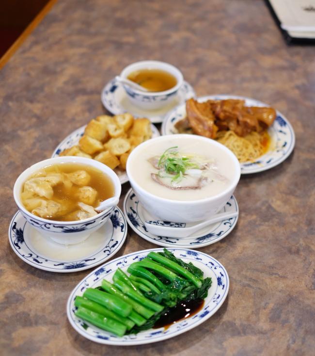 No. 27 麥奀記 – 粉麵粥品 – 列治文.JPG