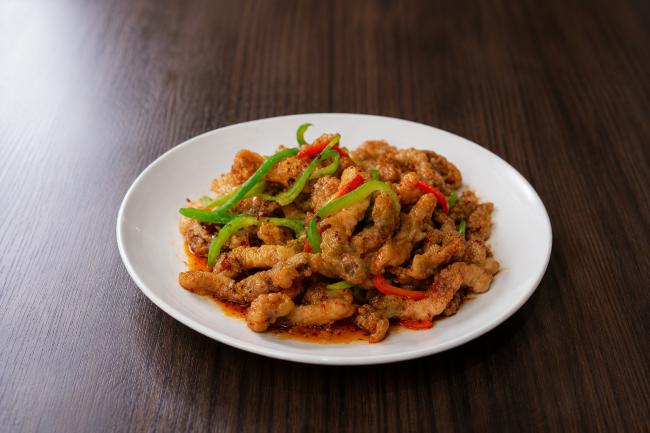 生薑脆牛肉絲 — 銀龍酒家，卡加利.png